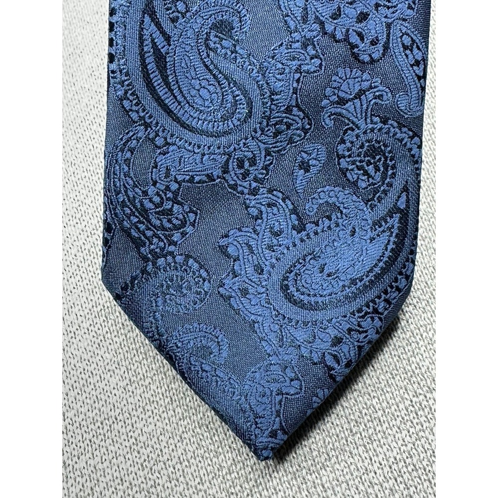 Geoffrey Beene Men's Neck Tie Deep Blue Paisley 60 x 2.75"